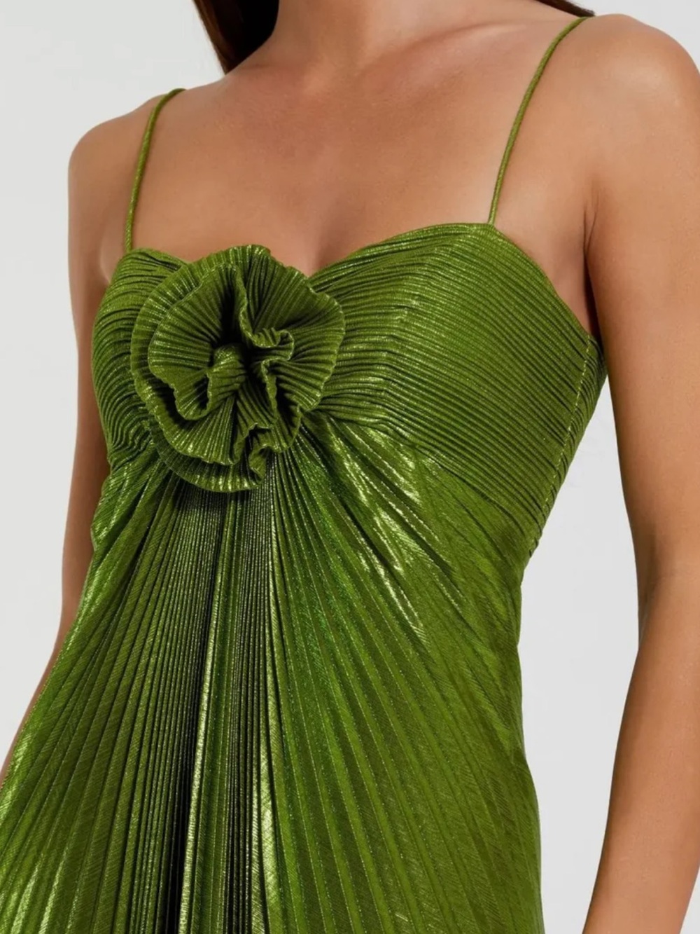 Mac Duggal 💚 Green Metallic Pleated Gown With 3D Flower - Picture 2 of 12